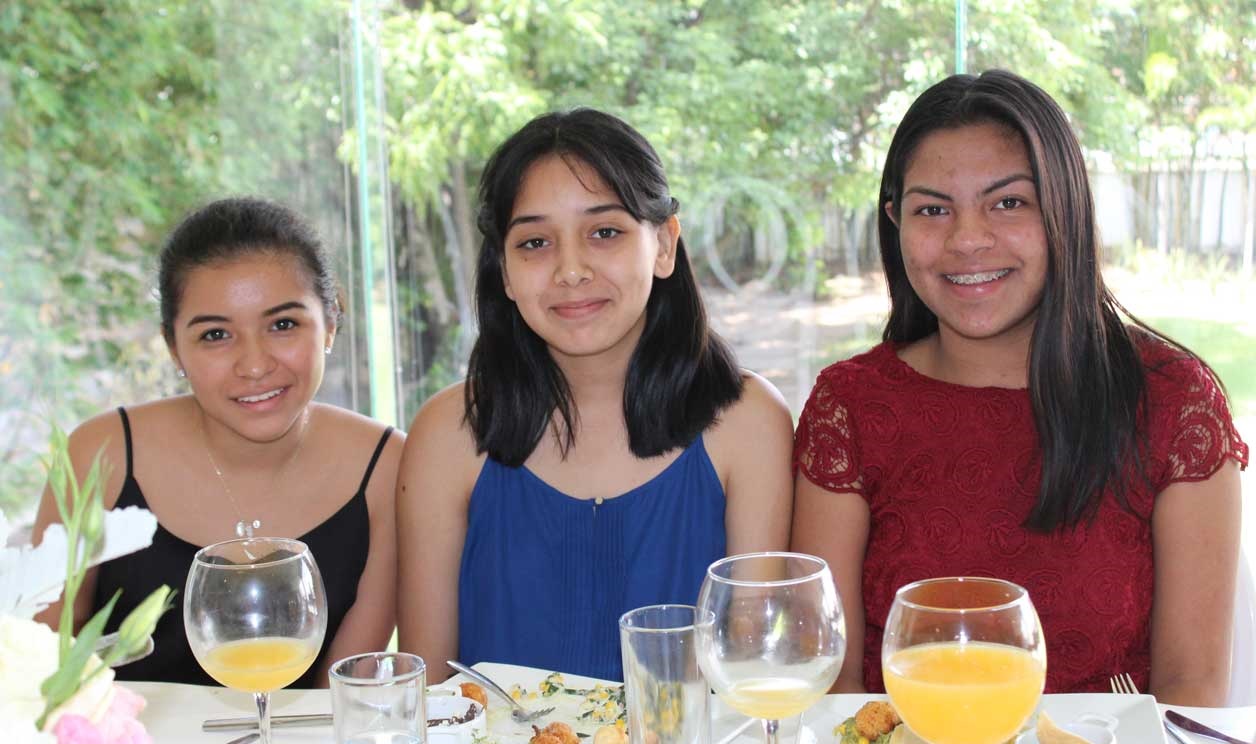 Diana, Ximena y Alexa