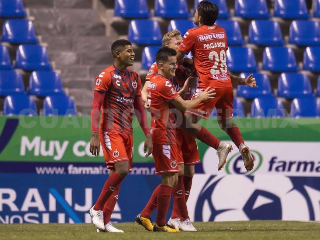 Veracruz remonta y vence al Puebla 2-1