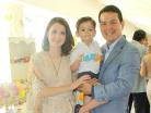 Héctor con sus papás Lidia y Roberto