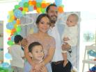 El pequeño bautizado, Bruno, con su familia