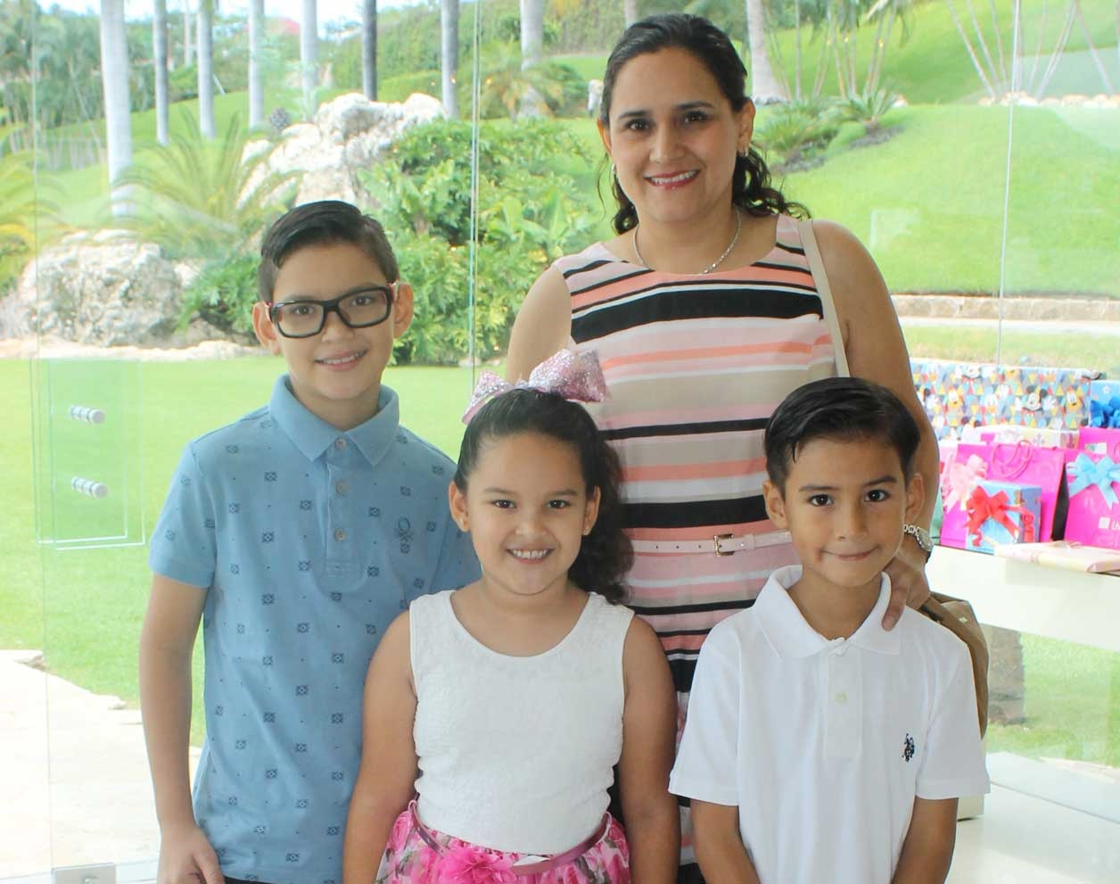 Liliana con sus hijos