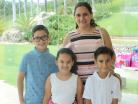 Liliana con sus hijos