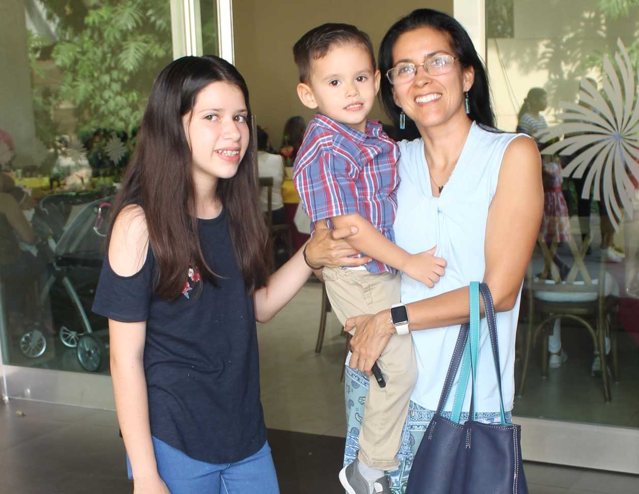 Mariana, Marileti y Raúl