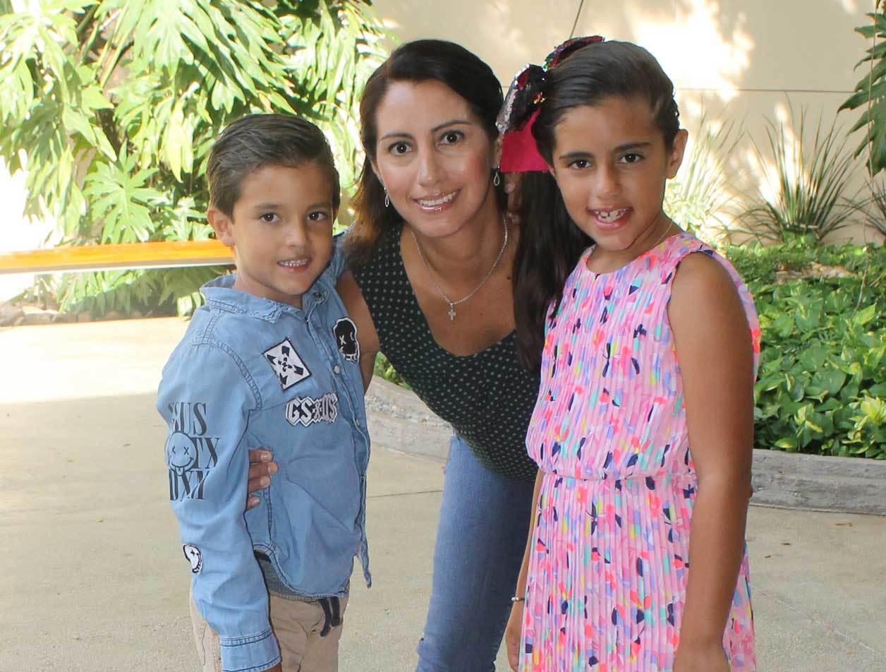 Juliana con sus hijos