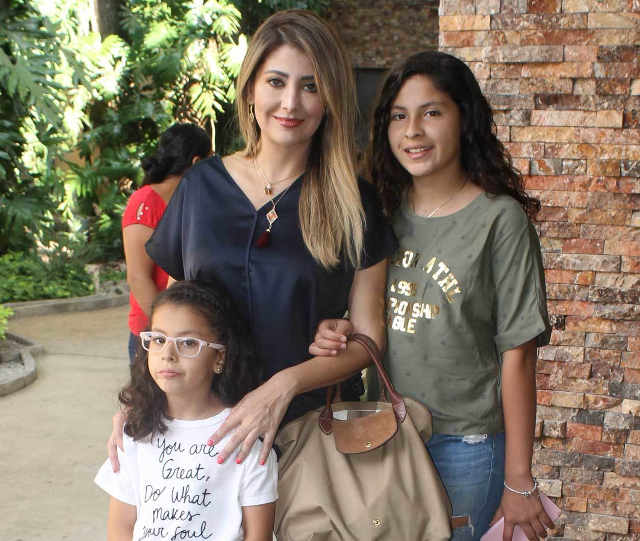 Paola con sus peques