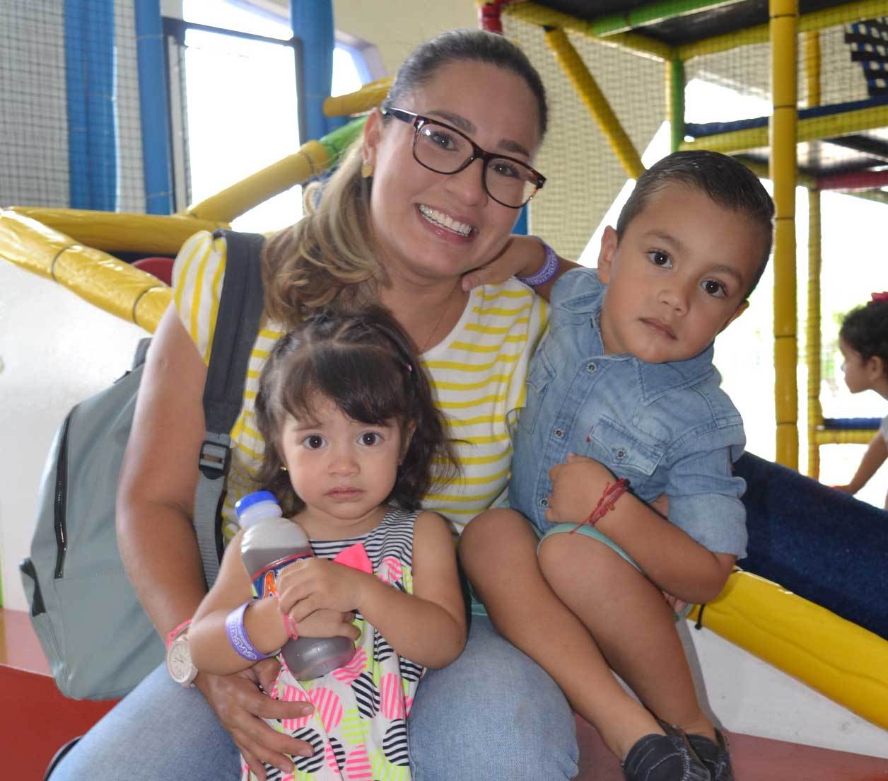 Cristina, José Rafael y Rafaella