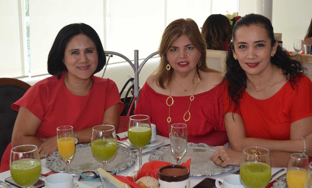 Amelia, Sofía y Emma