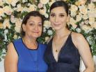 La festejada y su mamá