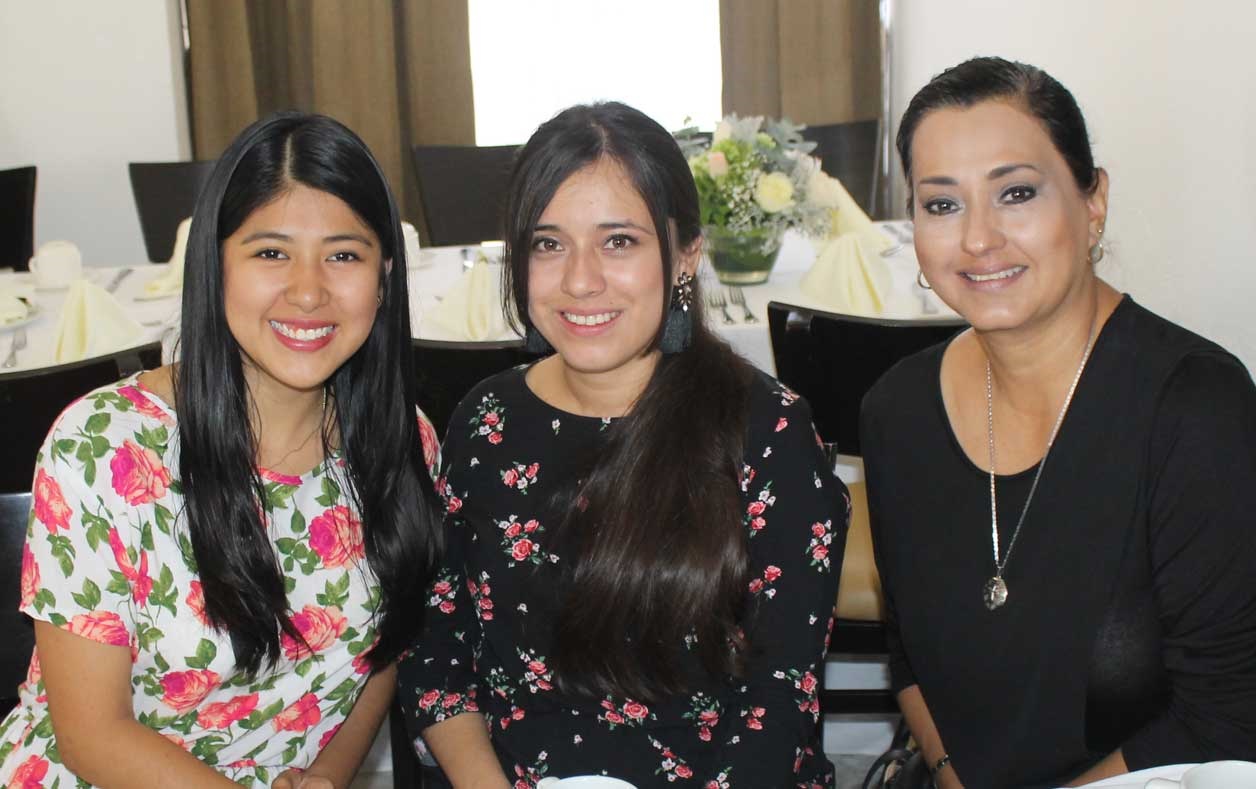 Paola, Alexandra y Olivia