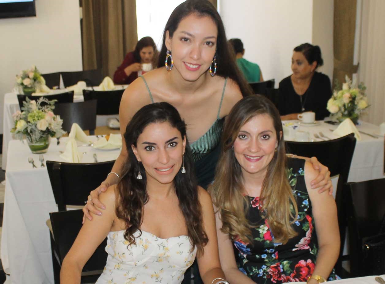 Xenia, Daniela y Priscila