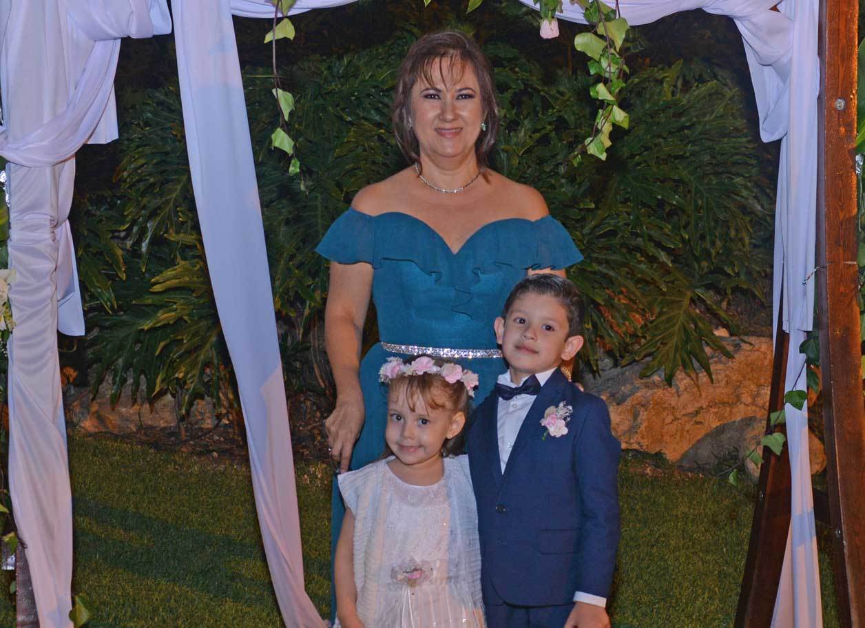 Lupita, Carlota y Luis