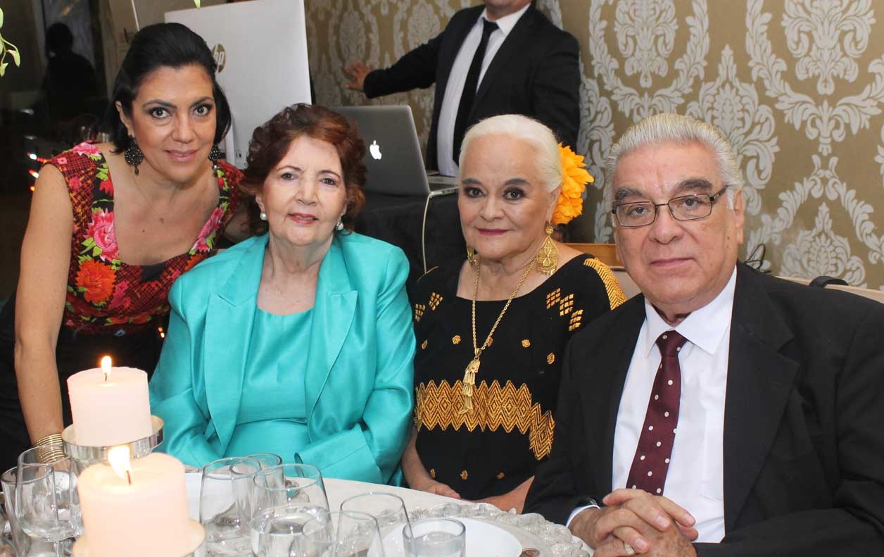 Desearon lo mejor a los recién casados