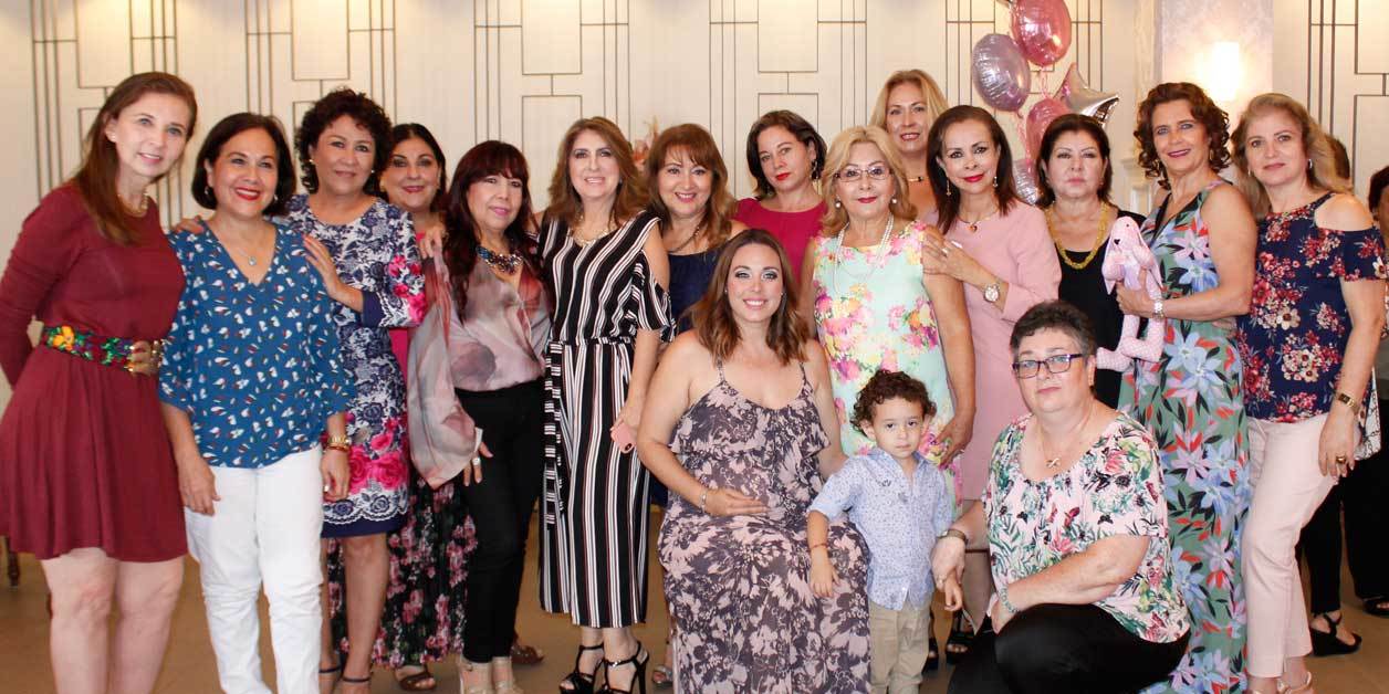 Le expresaron buenos deseos