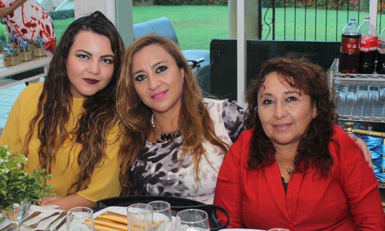 Priscila, Magally y Amelia