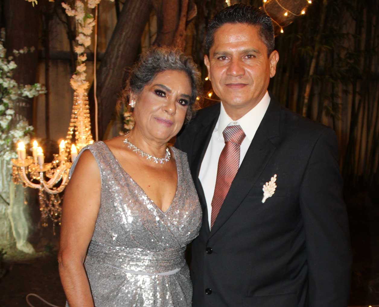 Rosa María y Salvador, papás de la novia