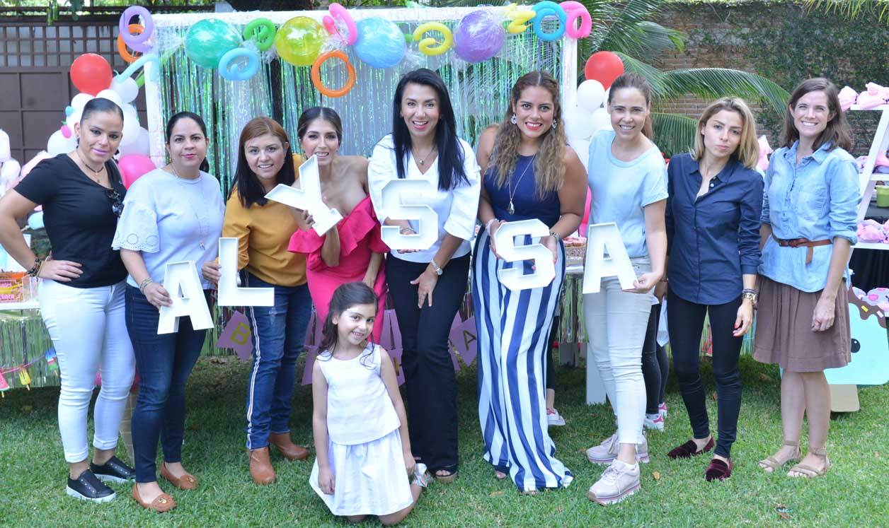 Felicitaron a Alyssa