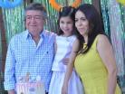 Con sus abuelitos paternos