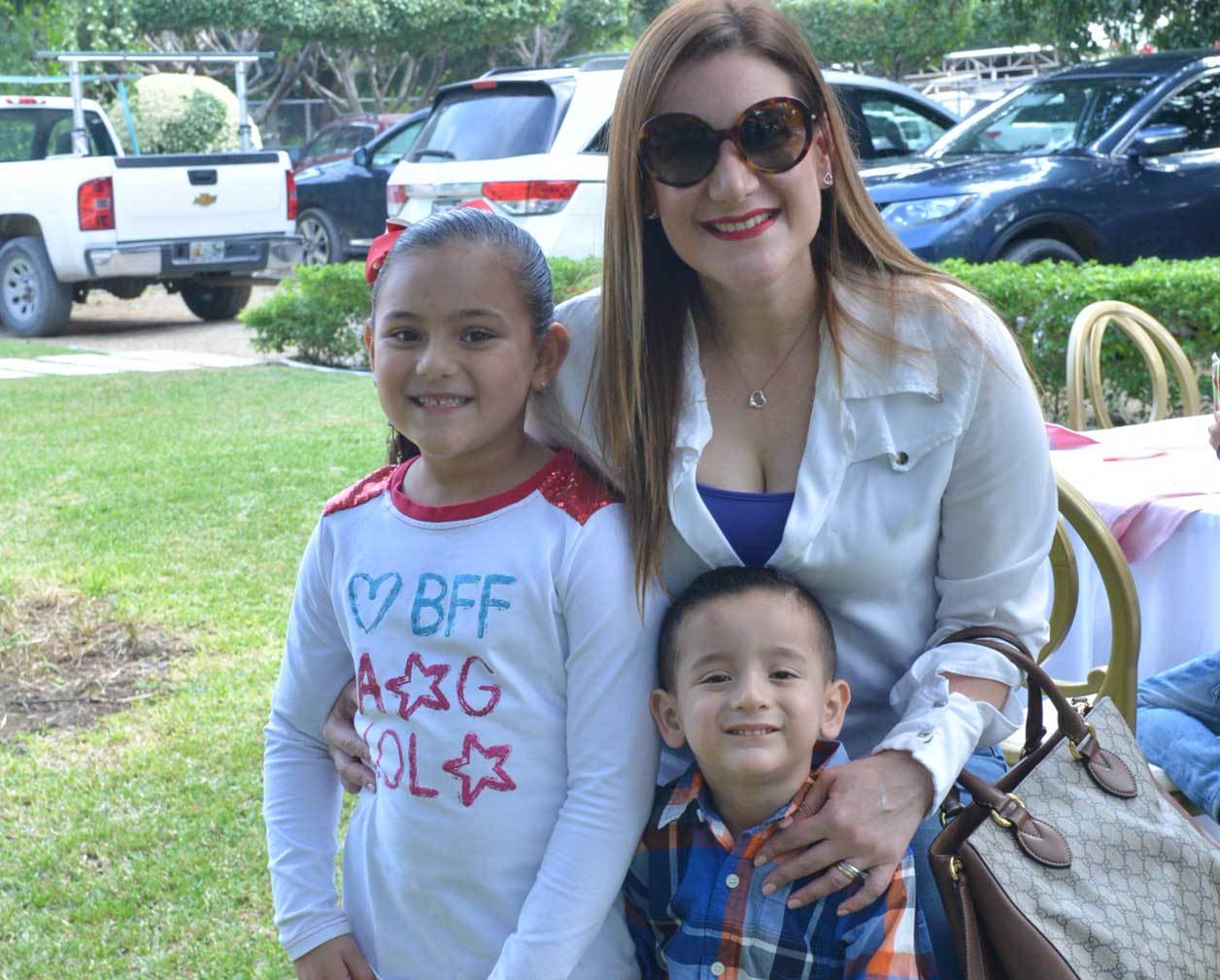 Andrea, Adriana y Rubén