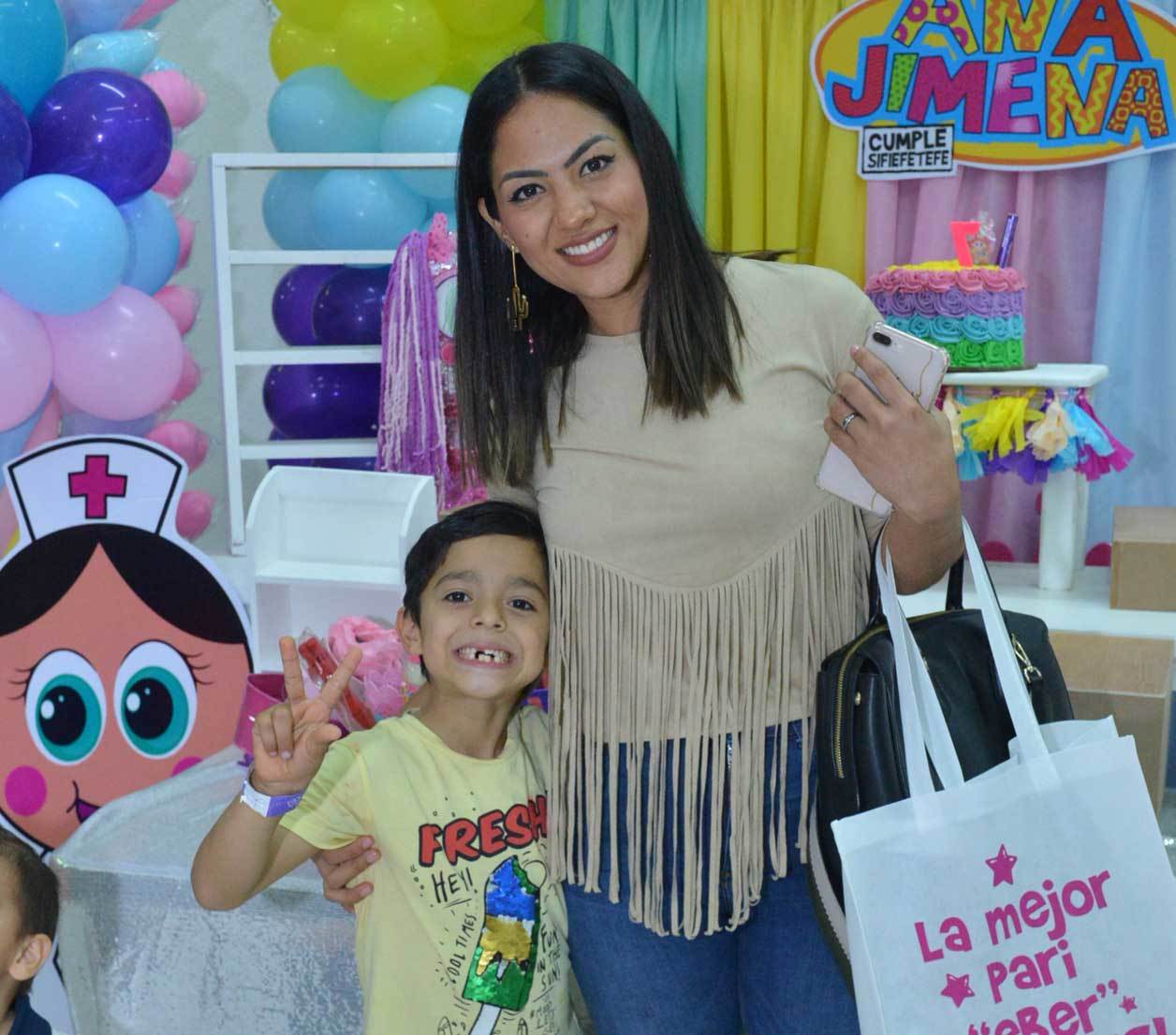 Frida con su hijo