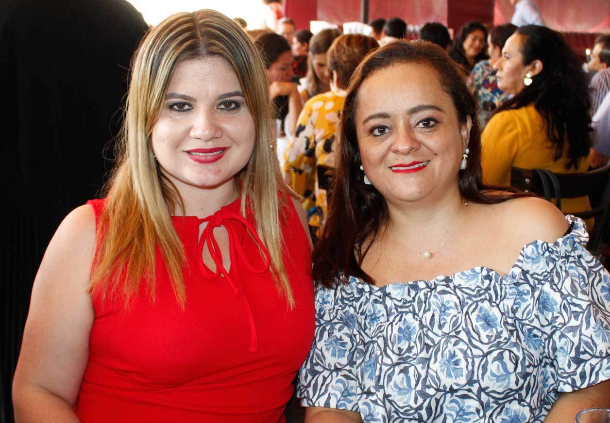 Felices de estar presentes
