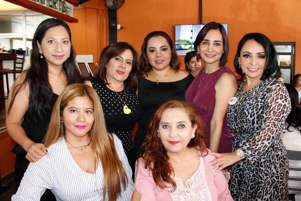 Janeth, Bety, Verónica, Paty, Lupita, Heidy y Janfiath