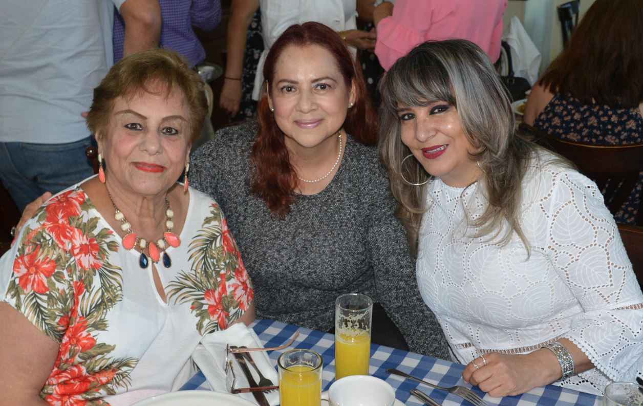 Lesvia, Rosa María y Liliana