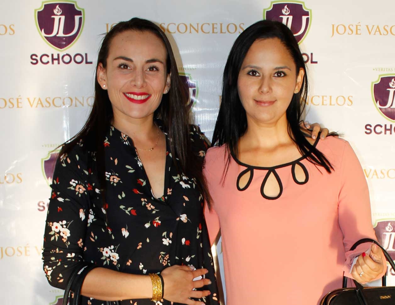 Claudia y Laura
