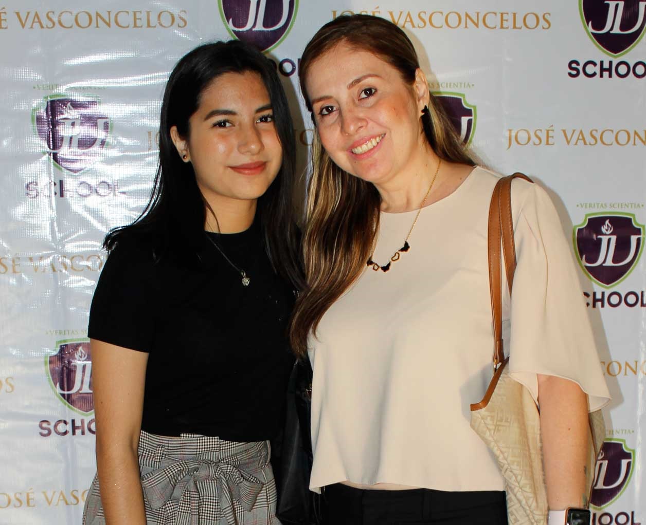 Mayka y Ruth