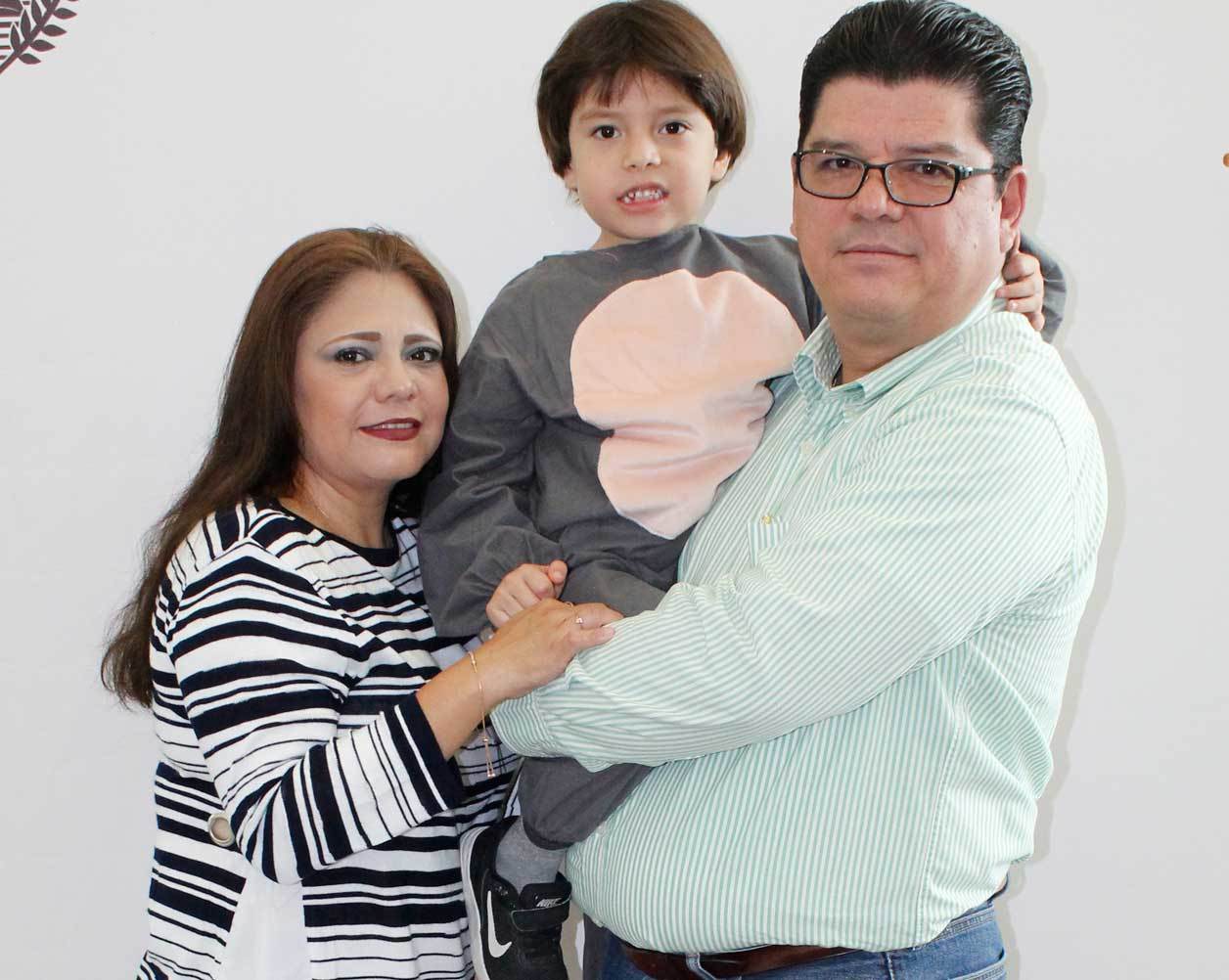 Felices de ver a su pequeño participar