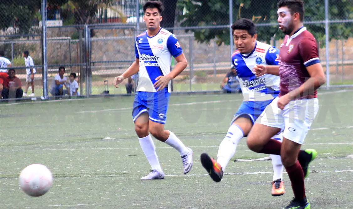 El conjunto de Plásticos Pablín a pesar de haber perdido en su último duelo frente a Galaxy FC, se mantiene en el segundo puesto con 21 puntos. Guillermo Ramos / CP