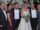 Los novios con sus papás