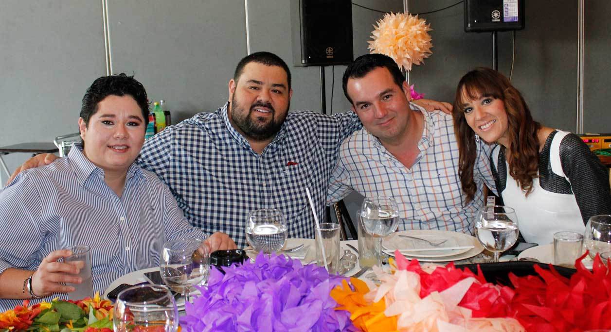 Luz Mari´a, Paco, Marco y Ana Lizet