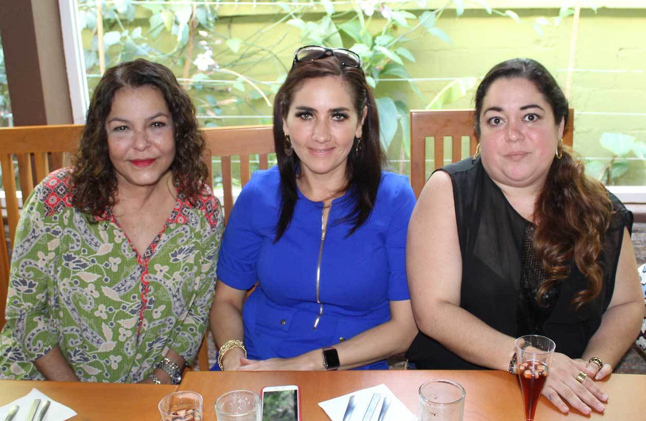 Marcela, Rosario y María del Carmen