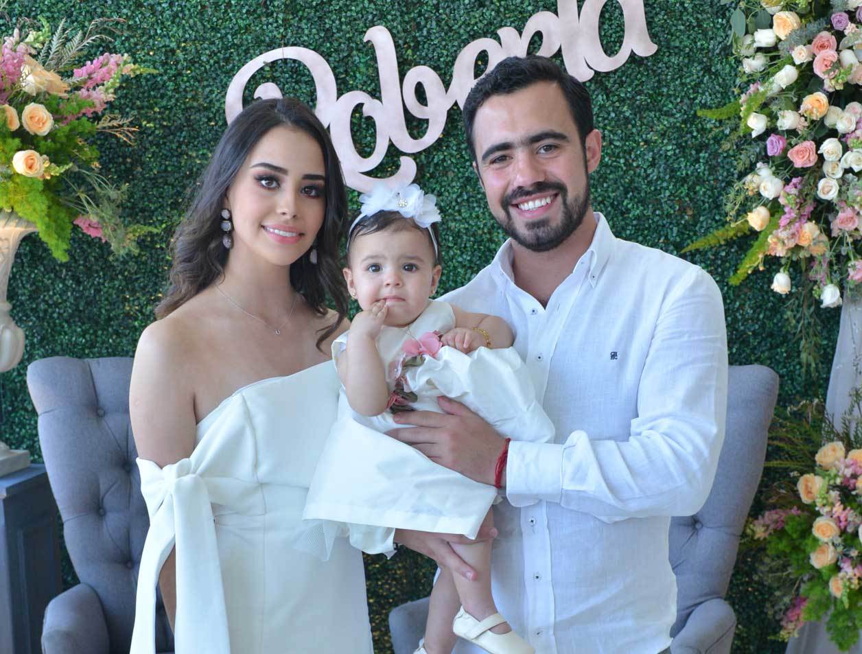 Roberta con su hermana y su tío