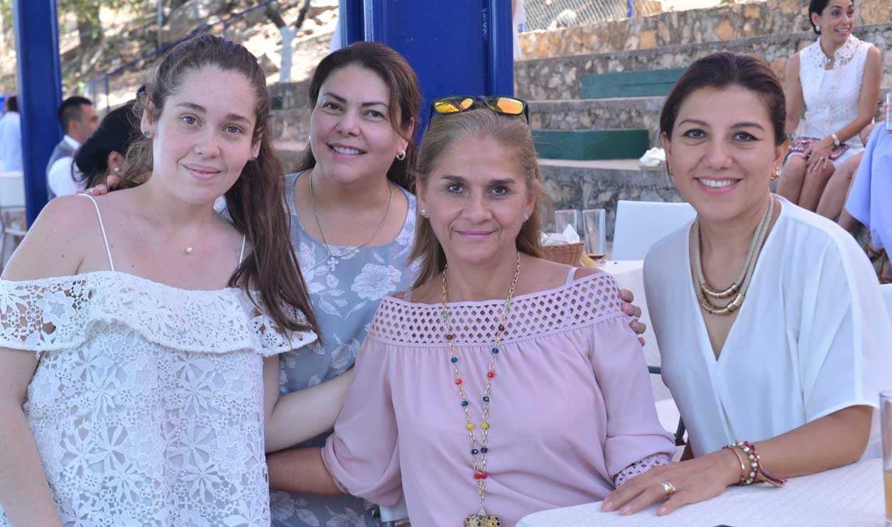 Jessica, Lupita, Jose y Lilian