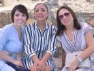 Claudia, Denisse y Ana