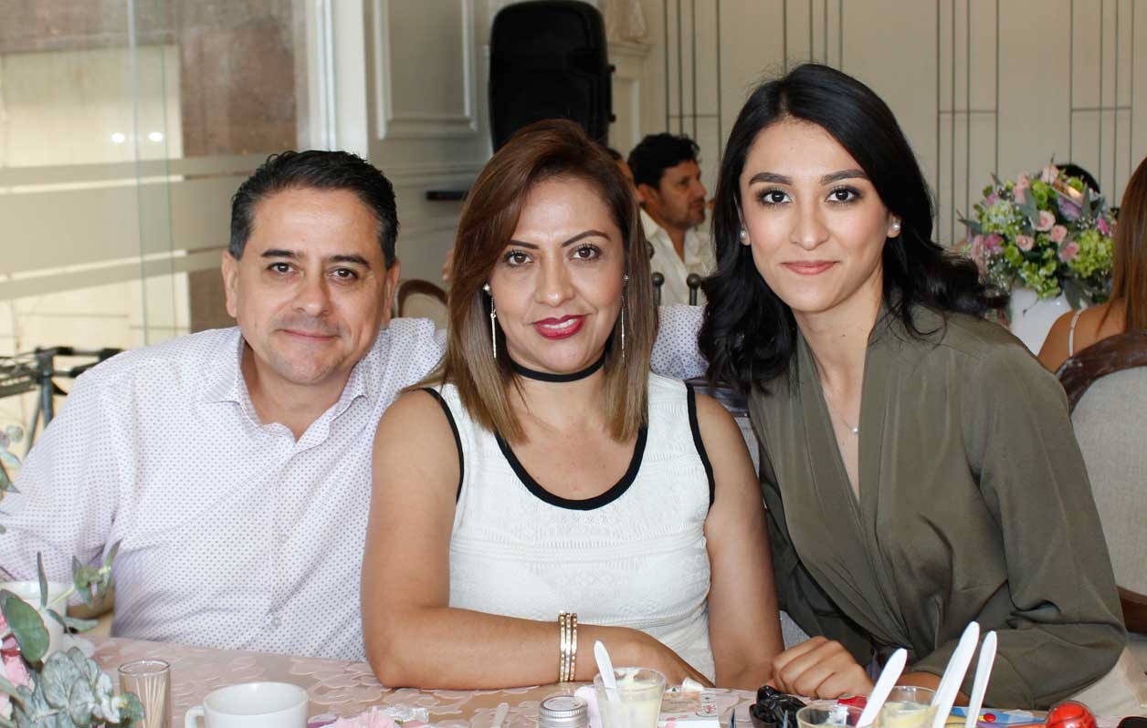 Óscar, Erika y Adriana