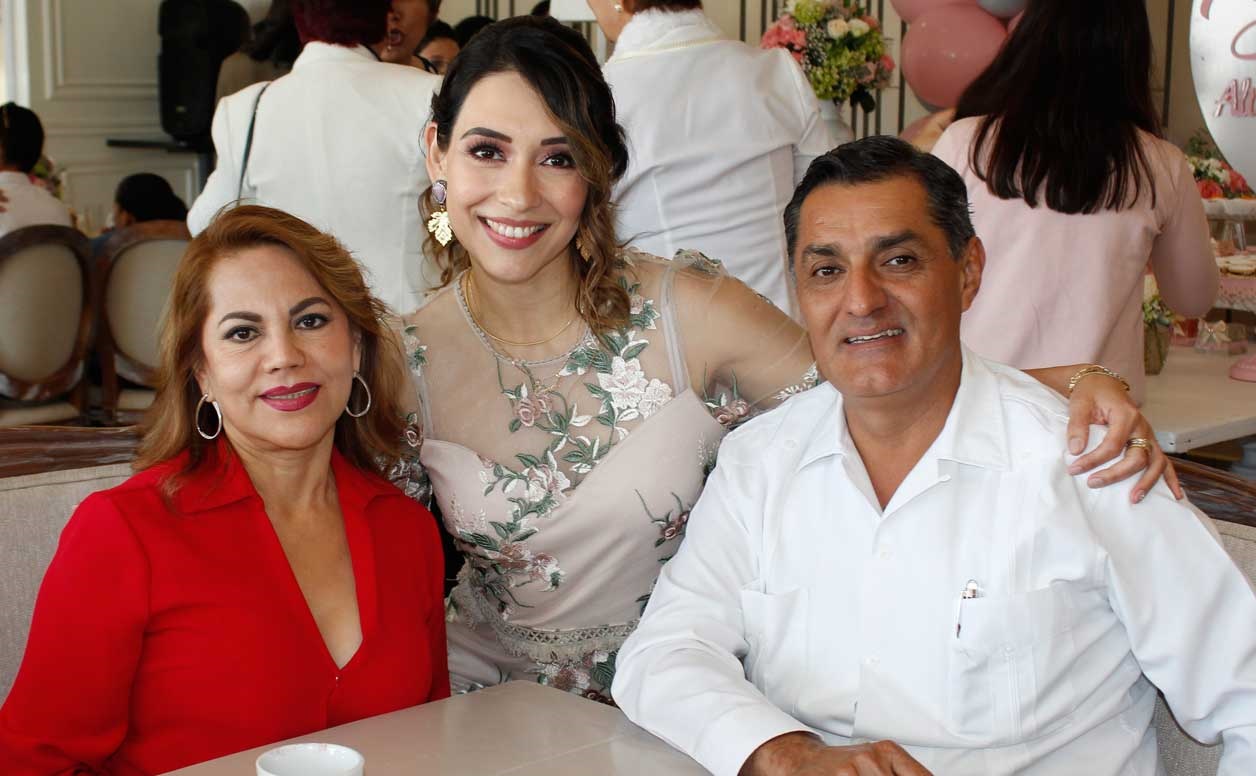 Felices de estar presentes
