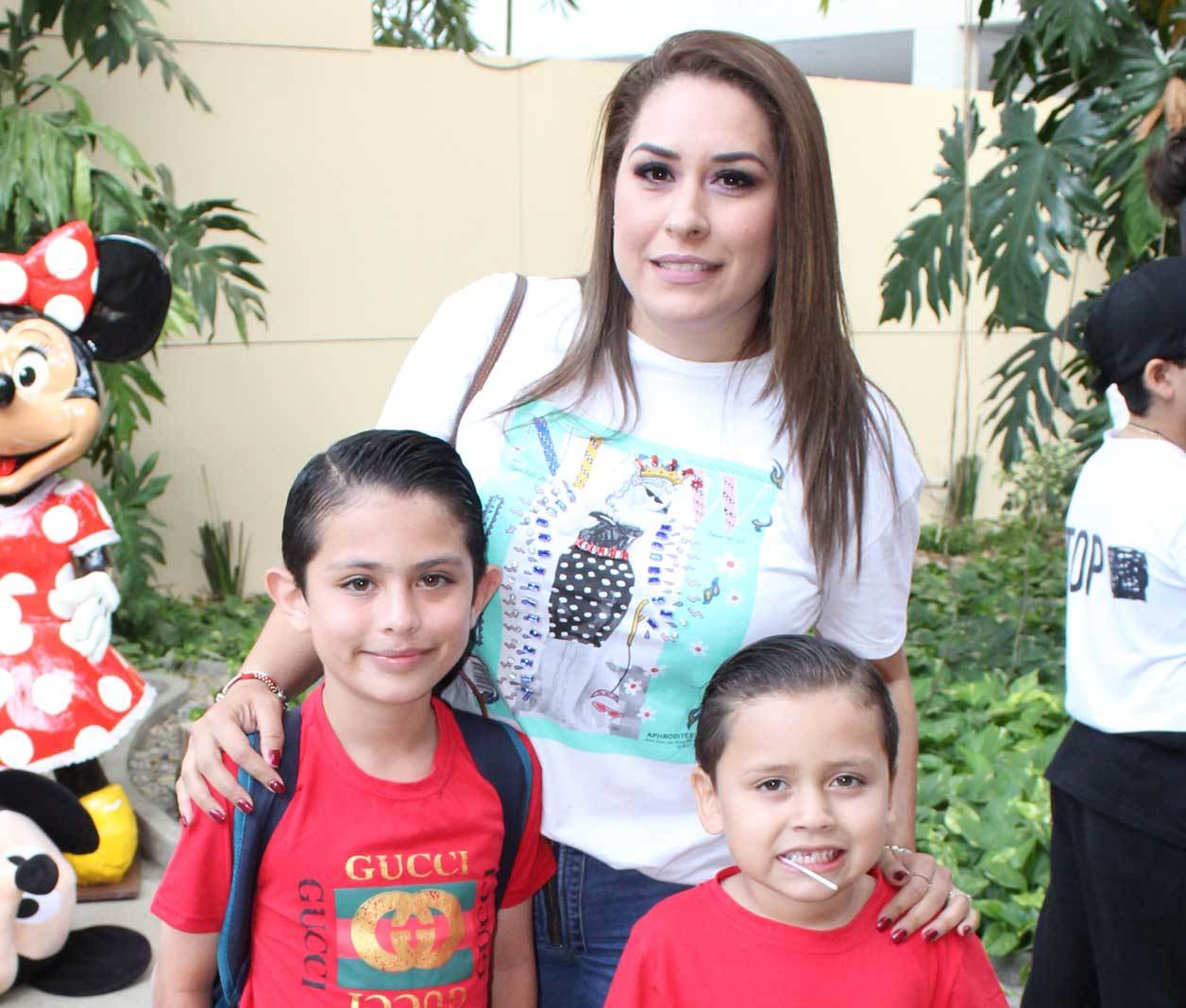 Paola, Diego y Jose´ Enrique
