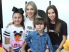Fabiola con sus niños