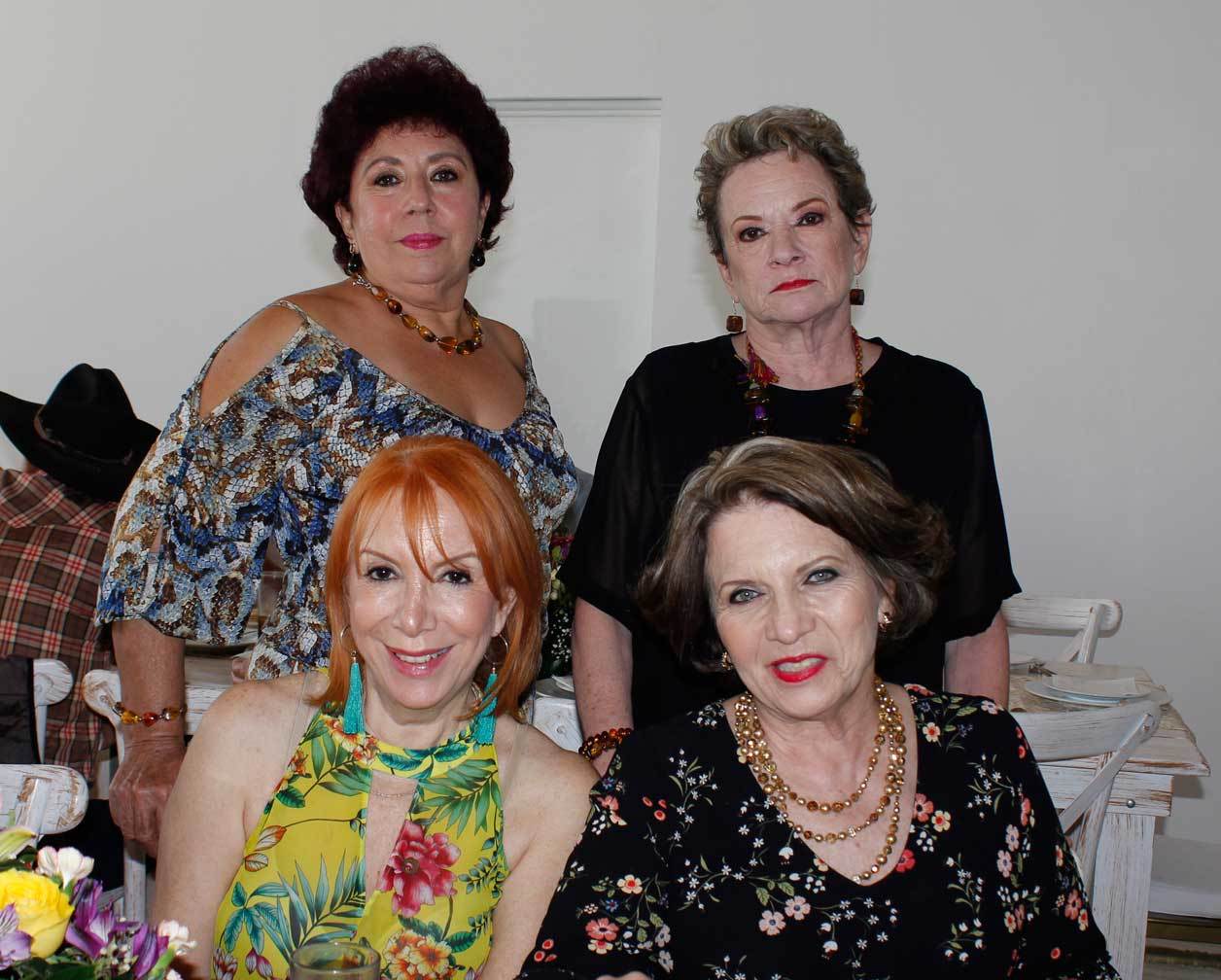 Elsa, Liz, Glenda y Martha