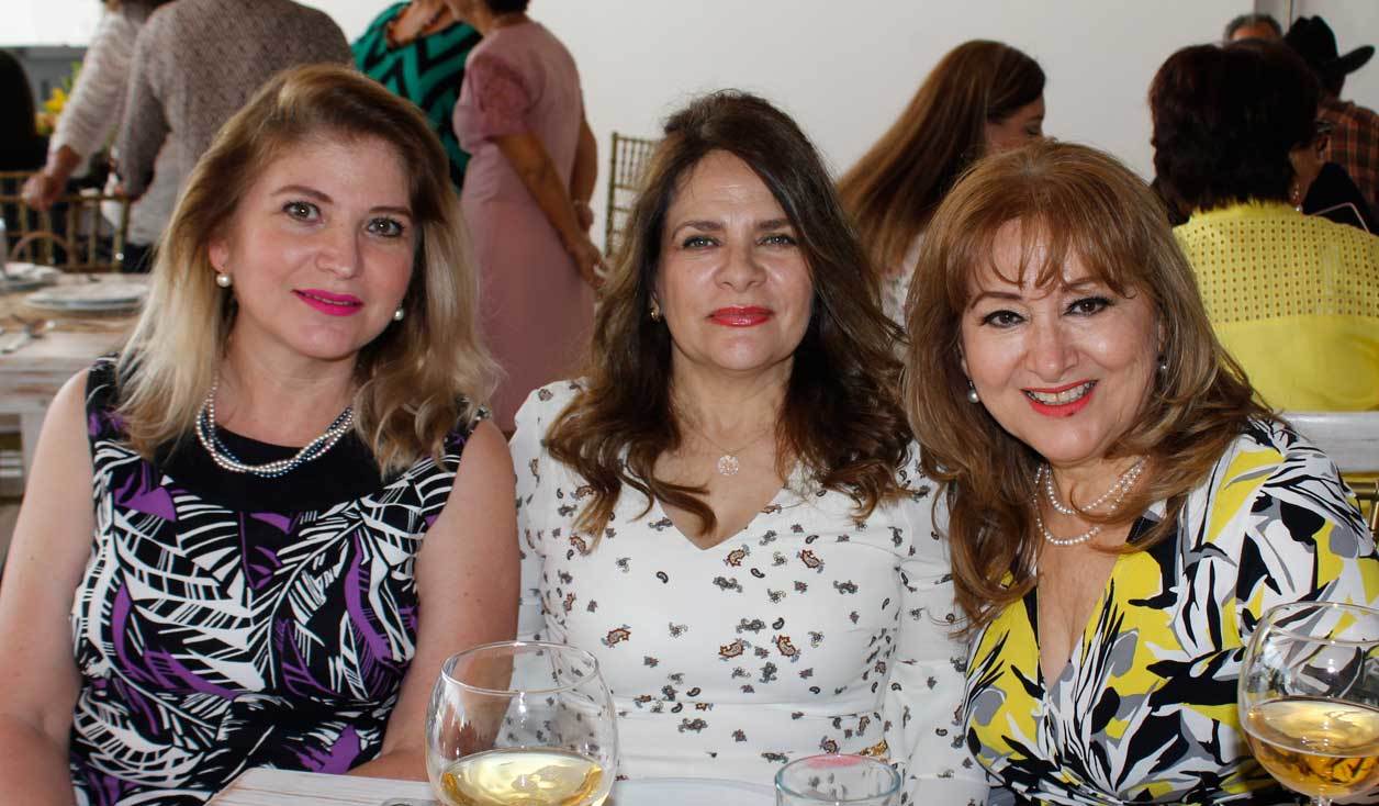 Cuqui, Nora y Carmelita