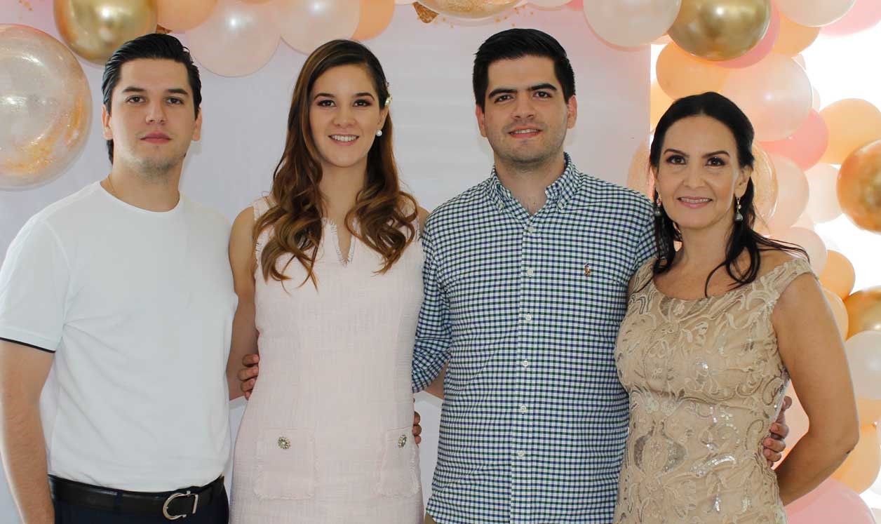 Marco, Mari´a, Fernando y Gabriela