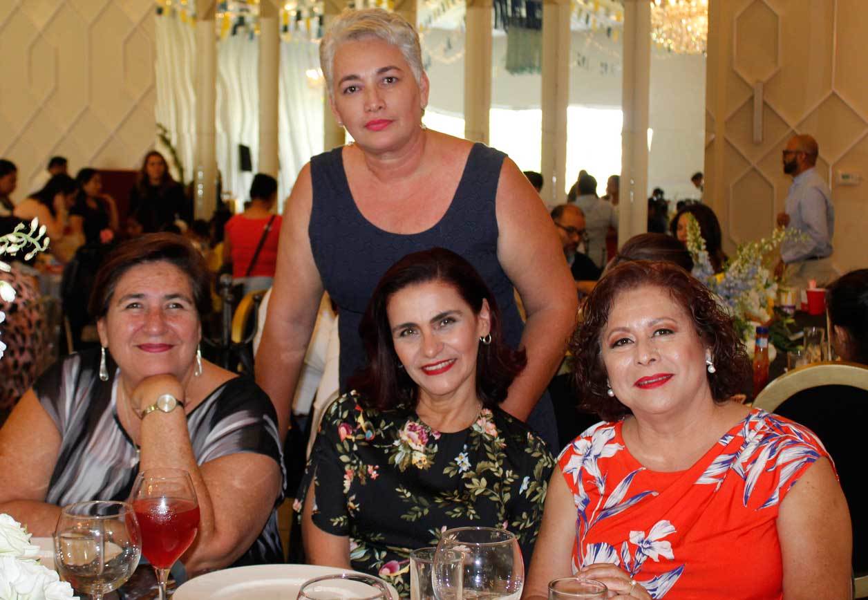 Maricela, Ana María, Yolanda y Rosa Elena