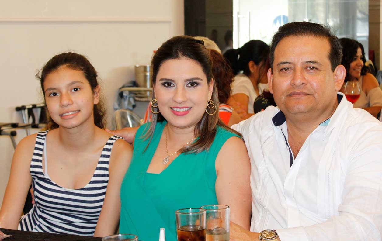 Alexia, Liliana y David