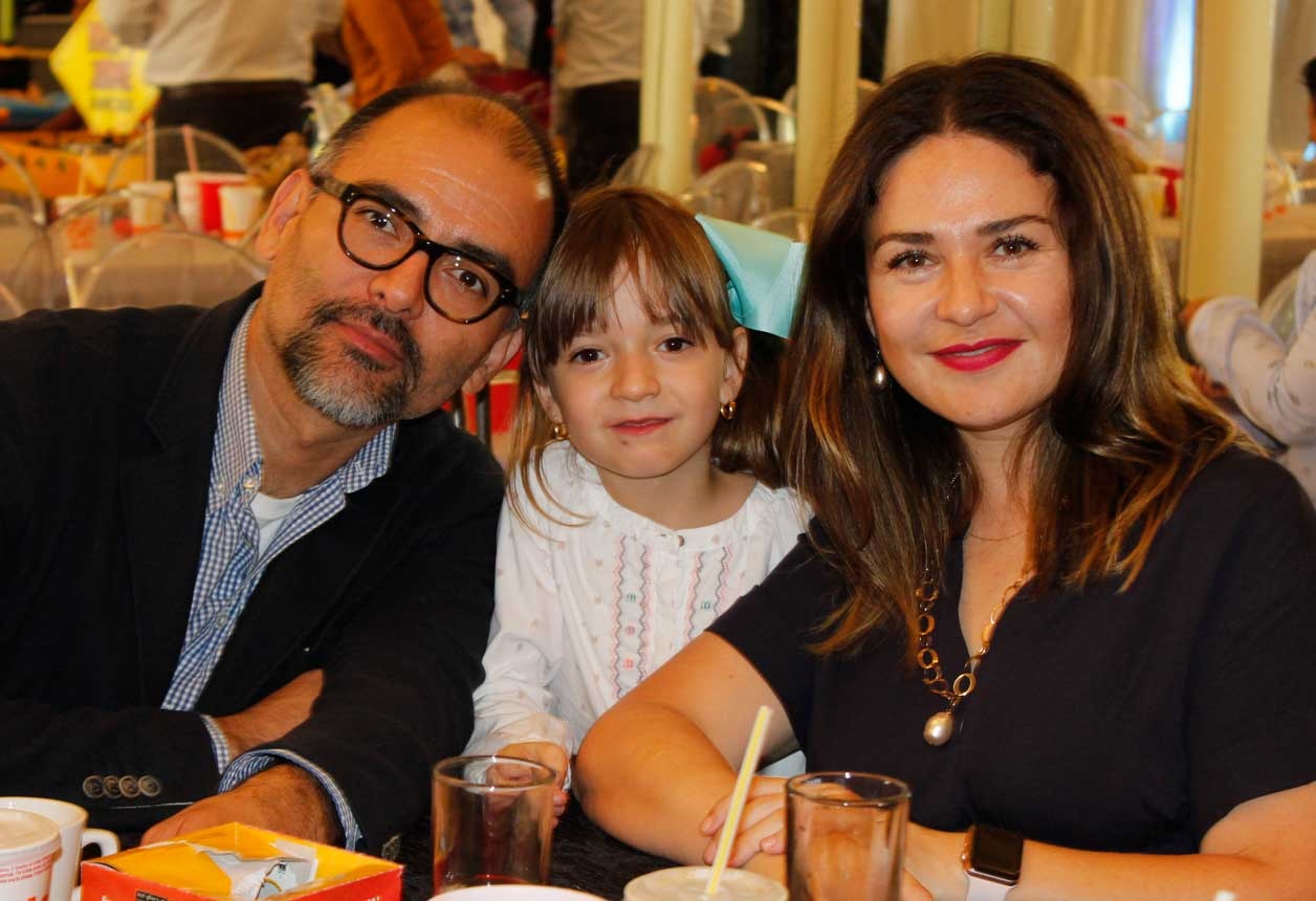 Héctor, Carmina y Maricarmen