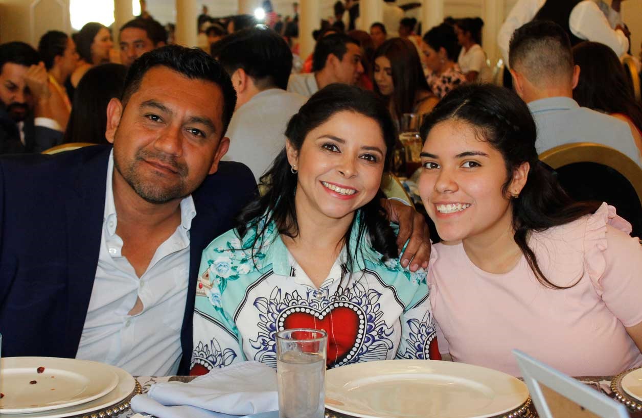 Édgar, María e Isabella