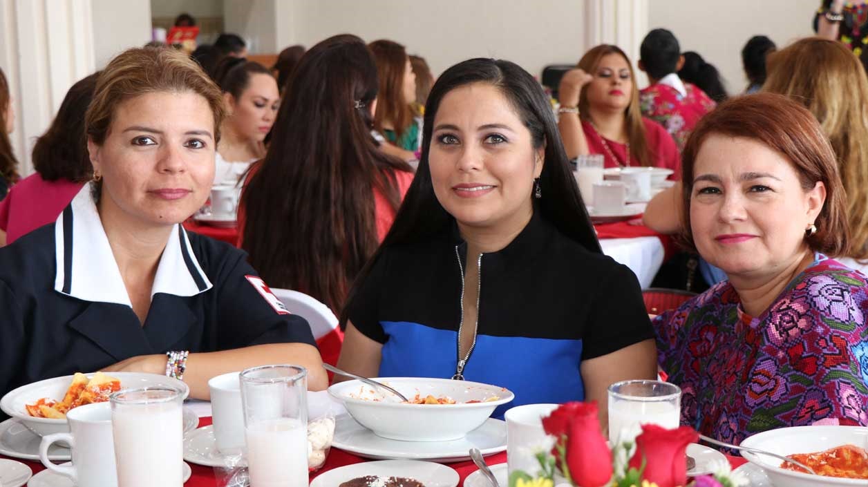 Adriana, Lorena y Carmina