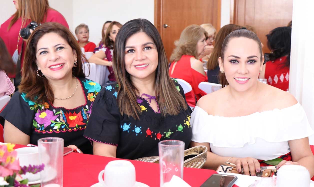 Paty, Mónica y Lili