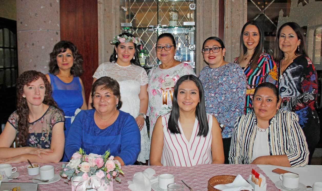Felices de estar presentes